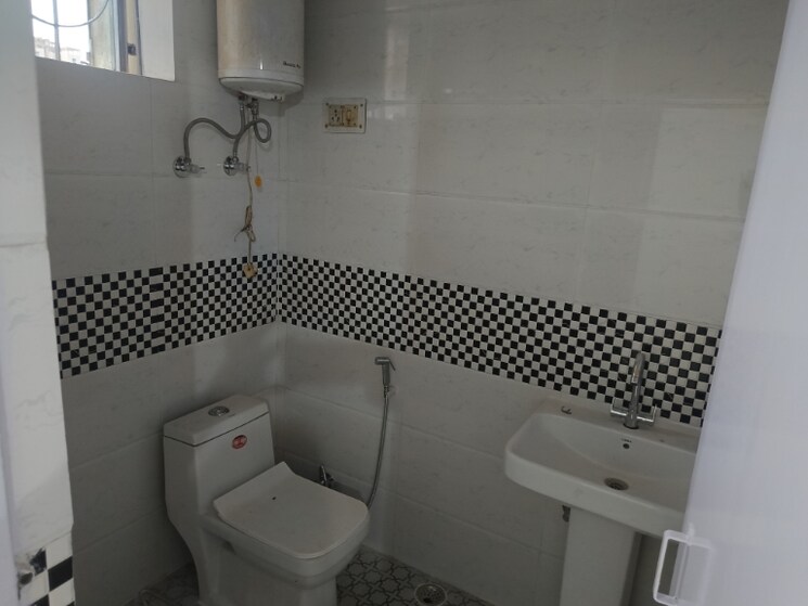 Attached Bathroom, s-s-southend 2 Bedroom 850 Sq.Ft. Builder Floor In Sector 49 Gurgaon 8995517