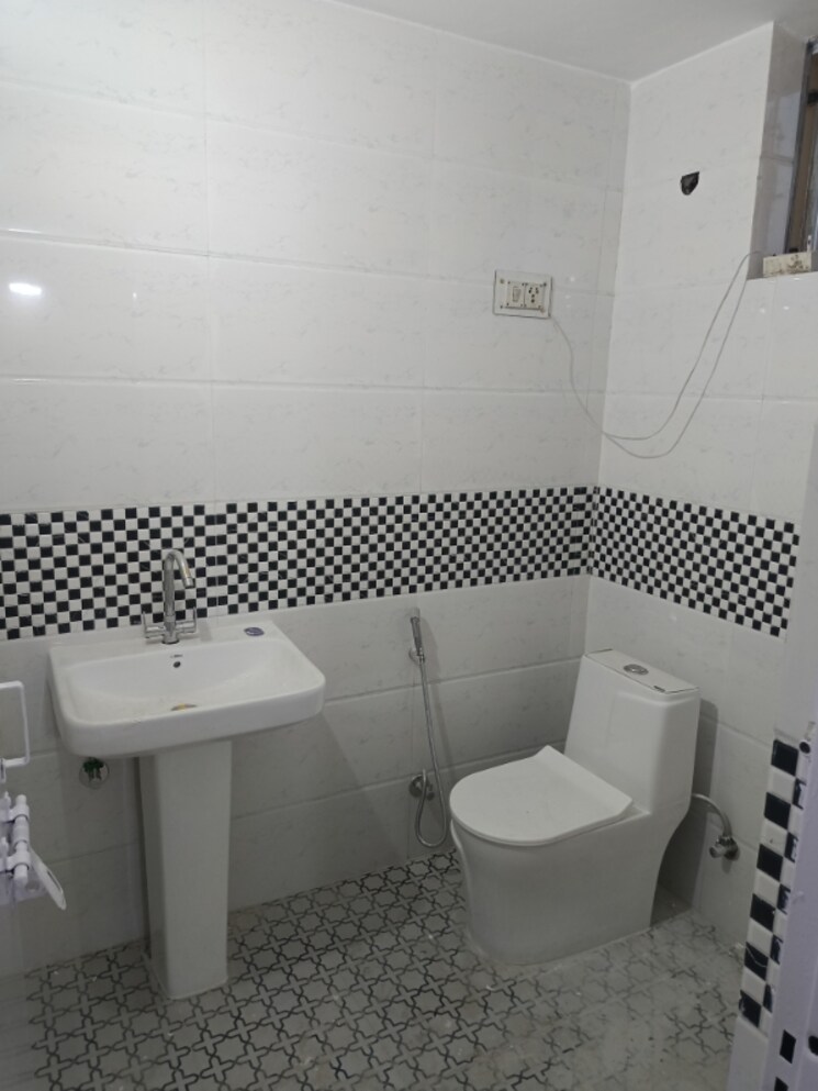 Attached Bathroom, s-s-southend 2 Bedroom 850 Sq.Ft. Builder Floor In Sector 49 Gurgaon 8995517