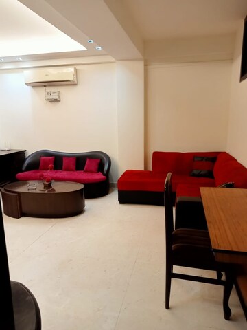 Team Area in 1 BHK Builder Floor at Greater Kailash I – for Rent