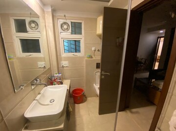 Team Area in 3 BHK Builder Floor at Veera Safdarjung Enclave, Safdarjung Enclave – for Rent