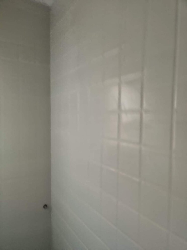 Bathroom, uma-cooperative-society 3.5 Bedroom 1150 Sq.Ft. Apartment In Mayur Vihar 1 Delhi 8995532