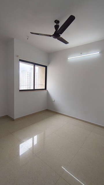 Furnished Amenities in 2.5 BHK Apartment at Lodha Palava Downtown Dombivli East, Dombivli East – for Rent