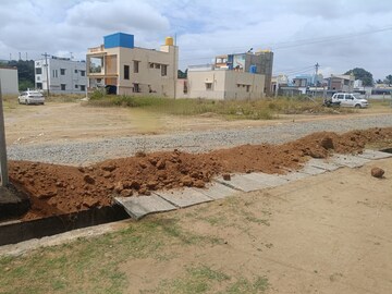 Plot Area in 2 BHK Independent House at Sipcot Ph 2 – for Sale