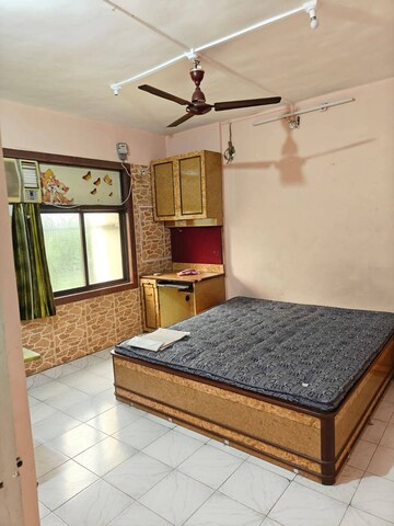 Bedroom in 2 BHK Apartment at Andheri East – for Rent