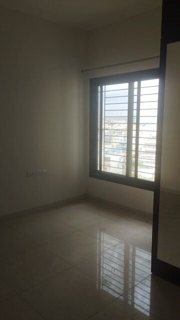 Room in 3 BHK Apartment at Sobha Lake Garden, Kr Puram – for Rent