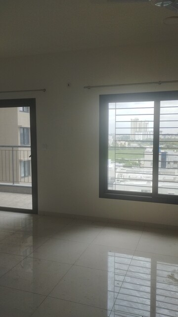 Room in 3 BHK Apartment at Sobha Lake Garden, Kr Puram – for Rent