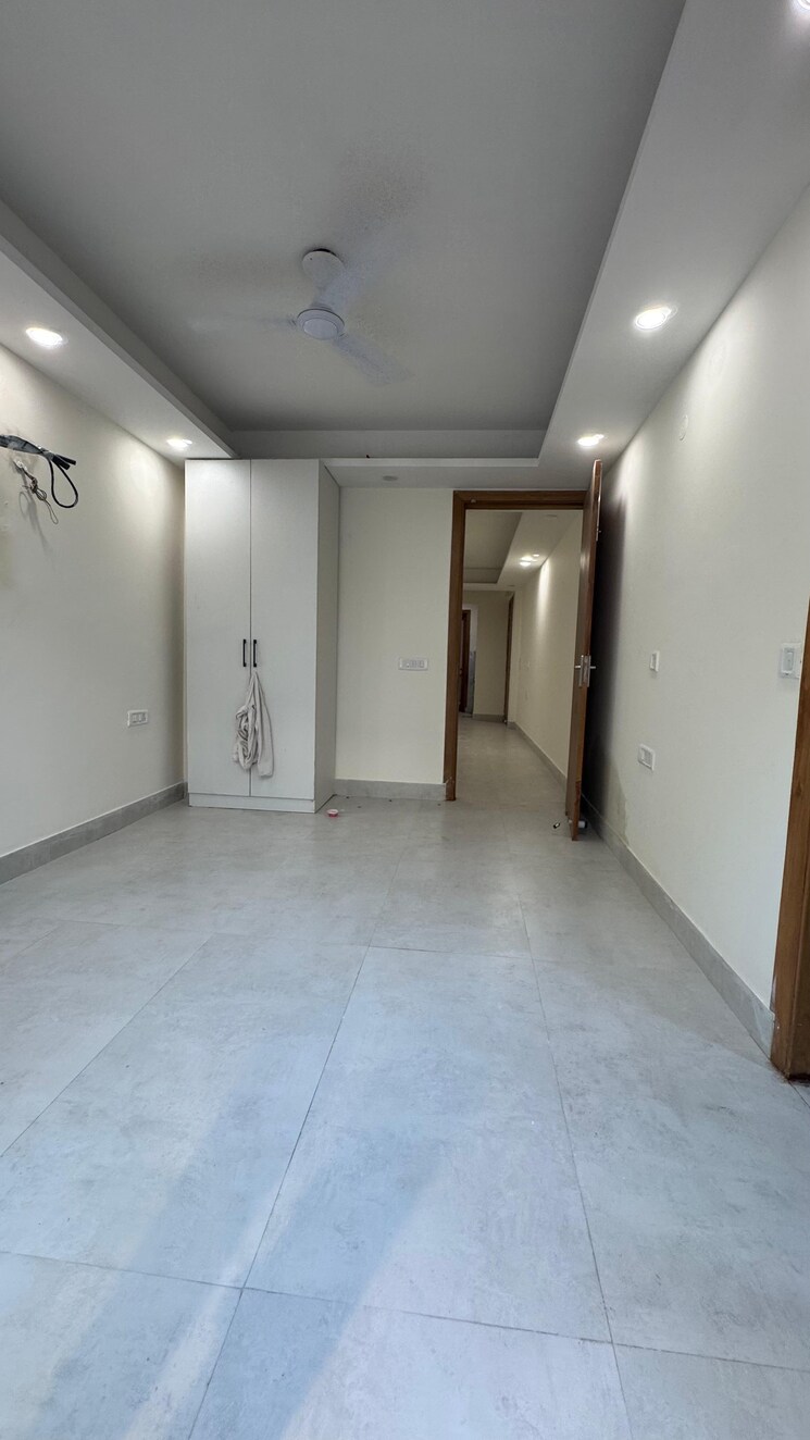 Room, risland-sky-mansion 1.5 Bedroom 1000 Sq.Ft. Builder Floor In Chattarpur Delhi 8995594