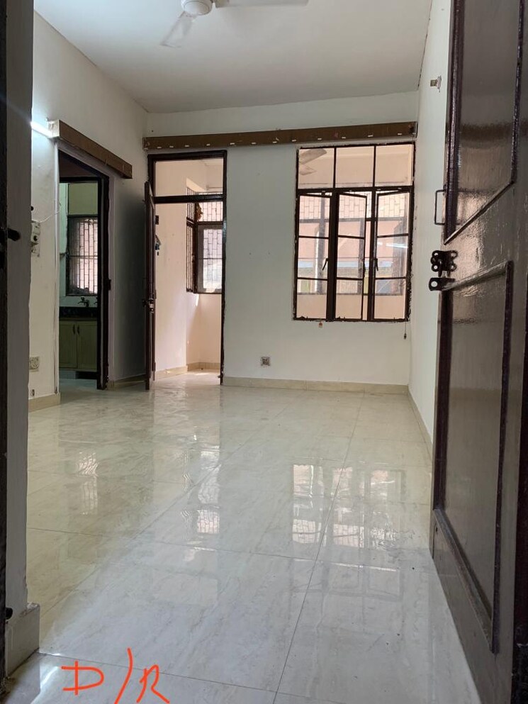 Room, uma-cooperative-society 1.5 Bedroom 550 Sq.Ft. Apartment In Mayur Vihar 1 Delhi 8995616