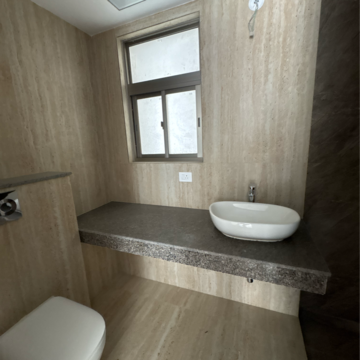 Bathroom in 4 BHK Apartment at Shalimar One World Belvedere Court 3, Malesemau – for Sale