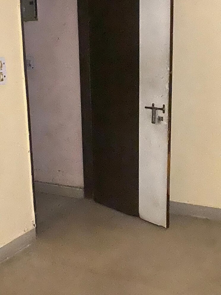 Room, mayur vihar 1.5 Bedroom 550 Sq.Ft. Builder Floor In Mayur Vihar Delhi 8995625