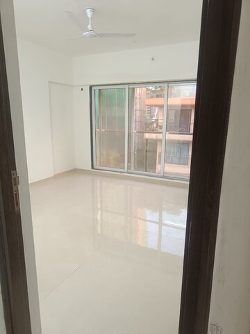 Room in 2 BHK Apartment at Sindhi Society, Chembur – for Rent