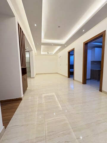 Building Lobby in 4 BHK Builder Floor at Ardee City, Indira Colony 2 – for Rent