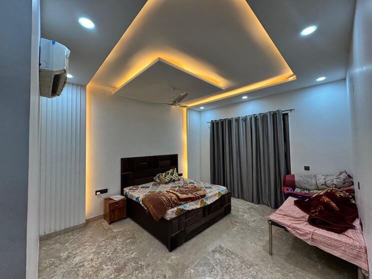 Bedroom, sector 27 4 Bedroom 3400 Sq.Ft. Builder Floor In Sector 27 Gurgaon 8995640