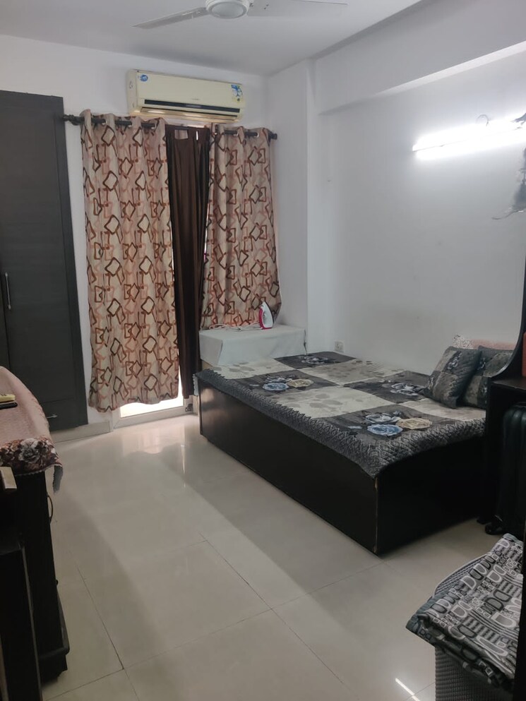 Bedroom, nimbus-the-hyde-park 2 Bedroom 915 Sq.Ft. Apartment In Sector 78 Noida 8995662