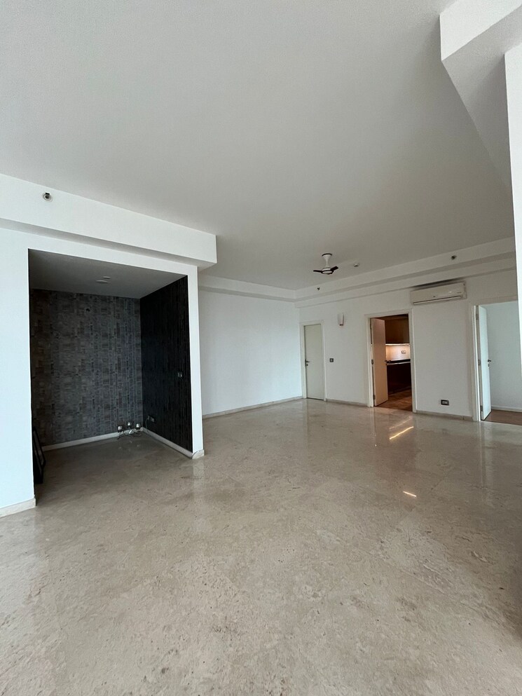 Room, dlf-privana-west 4 Bedroom 3577 Sq.Ft. Apartment In Sector 76 Gurgaon 8995660