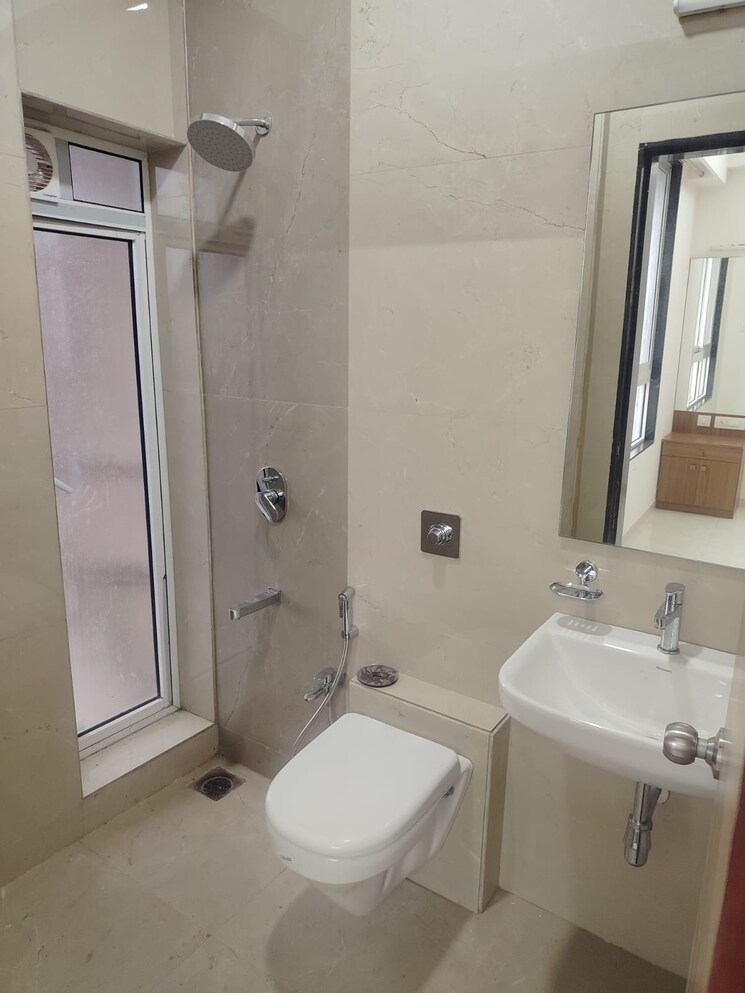Bathroom, chembur-heights 2 Bedroom 700 Sq.Ft. Apartment In Chembur Mumbai 8995669