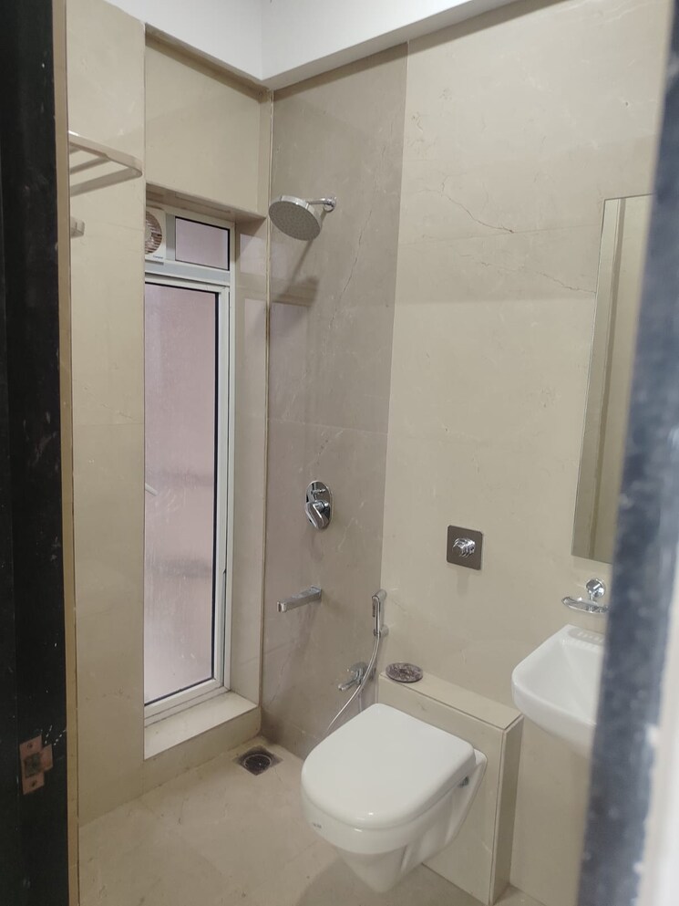 Bathroom, chembur-heights 2 Bedroom 700 Sq.Ft. Apartment In Chembur Mumbai 8995669