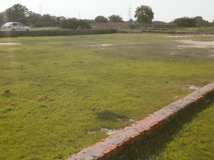 Garden, kanpur road  2000 Sq.Ft. Plot In Kanpur Road Lucknow 8995683
