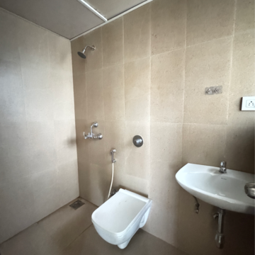 Bathroom in 1.5 BHK Apartment at Runwal My City Phase II Cluster 05, Usarghar Gaon – for Sale