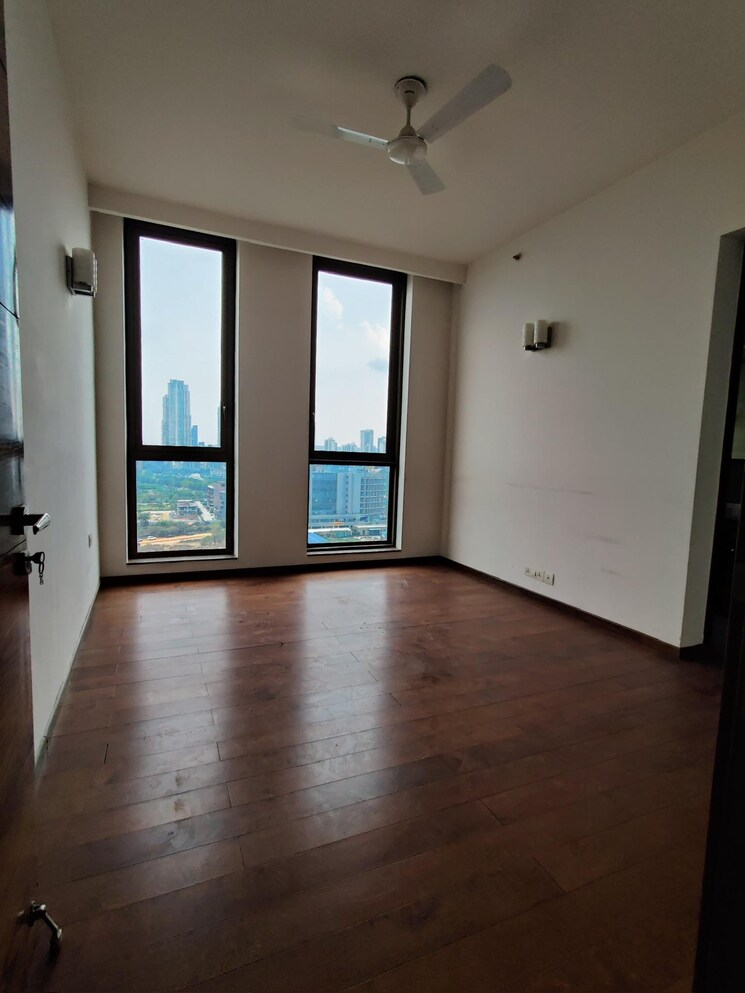 Room, dlf-privana 4 Bedroom 3577 Sq.Ft. Apartment In Sector 76 Gurgaon 8995699