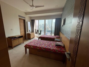 Bedroom in 5 BHK Apartment at Bayview Terraces, Prabhadevi – for Rent