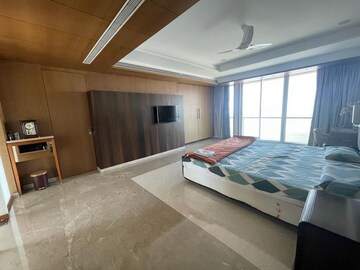Bedroom in 5 BHK Apartment at Bayview Terraces, Prabhadevi – for Rent