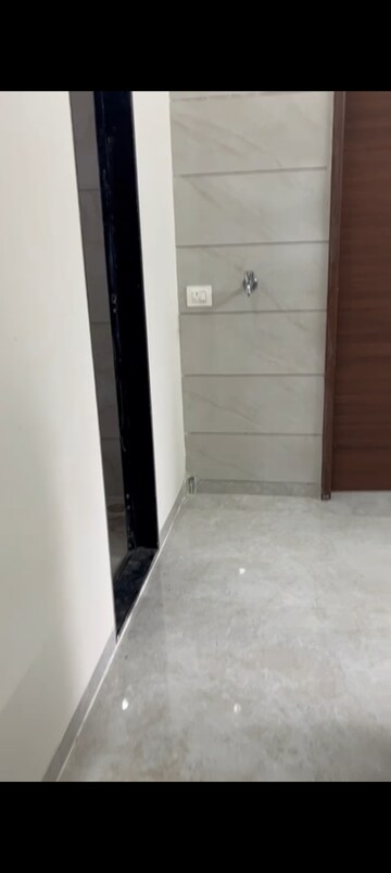 Room in 1 BHK Apartment at Accord Bindra One, Andheri East – for Rent