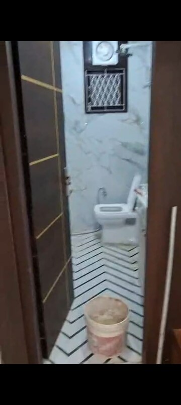 Bathroom in 1 BHK Builder Floor at Vaishali Sector 5 – for Sale