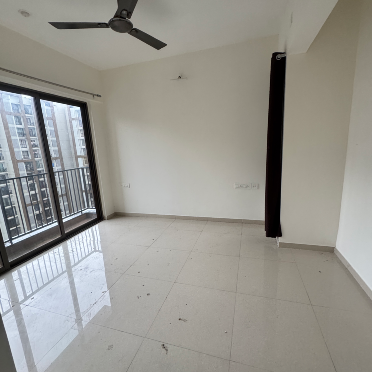 Room, runwal-my-city-phase-ii-cluster-05 3 Bedroom 777 Sq.Ft. Apartment In Usarghar Gaon Thane 8995728