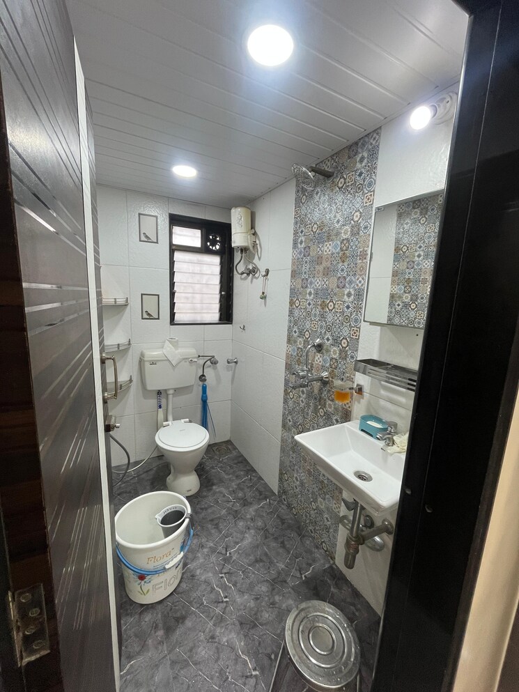 Bathroom, sk-guruprabha-apartment 2 Bedroom 900 Sq.Ft. Apartment In Dadar West Mumbai 8995734
