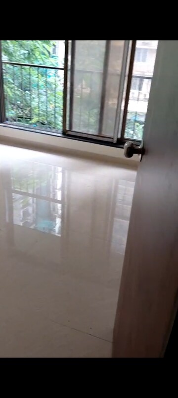 Room in 2 BHK Apartment at Bhoomi Midas, Kurla – for Rent