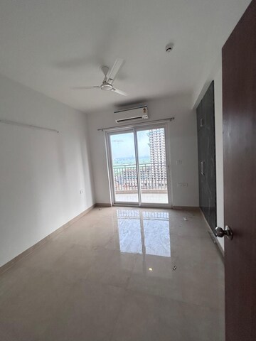 Room in 3.5 BHK Apartment at ATS Homekraft Pious Hideaways, Sector 150 – for Rent