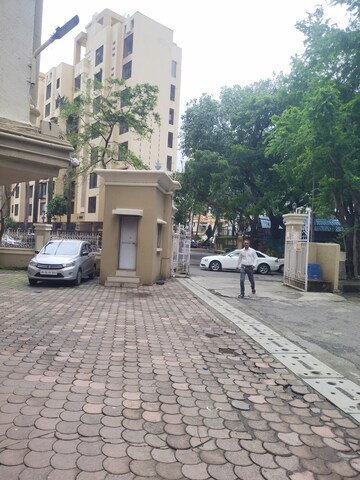 Parking in 1 BHK Apartment at Hirani Skyview Castle, Kurla – for Rent