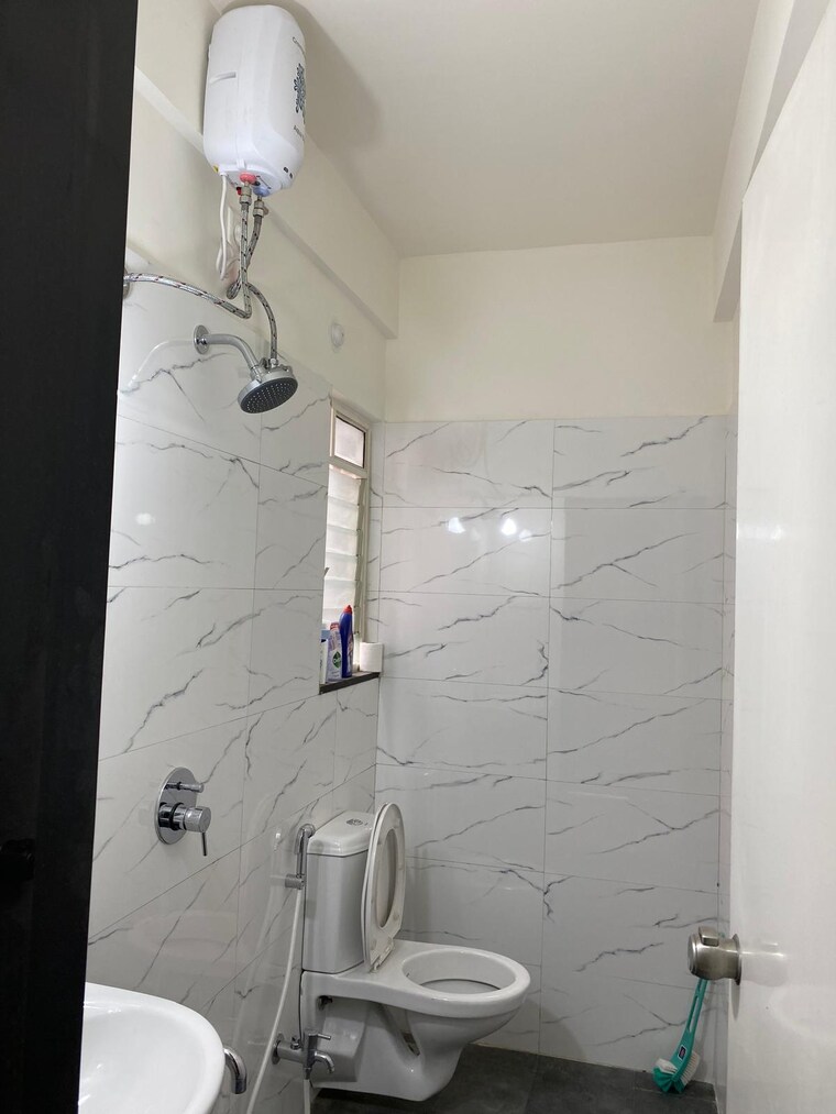 Bathroom, nyati-elite 3.5 Bedroom 2300 Sq.Ft. Penthouse In Undri Pune 8995794