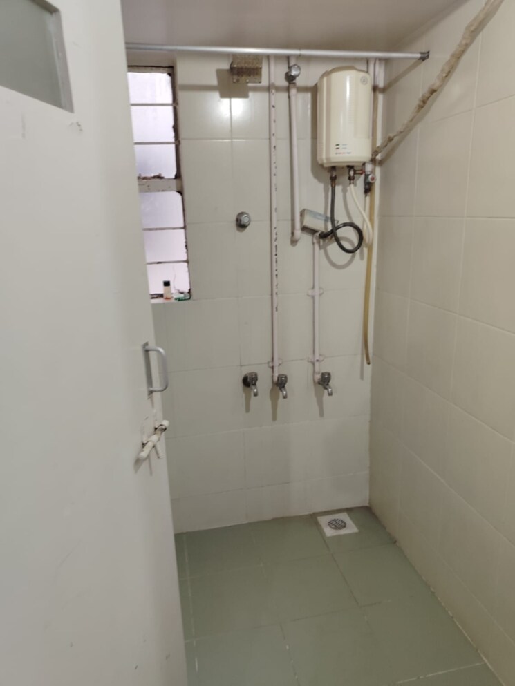 Bathroom, bhosale nagar 1 Bedroom 650 Sq.Ft. Apartment In Bhosale Nagar Pune 8975287