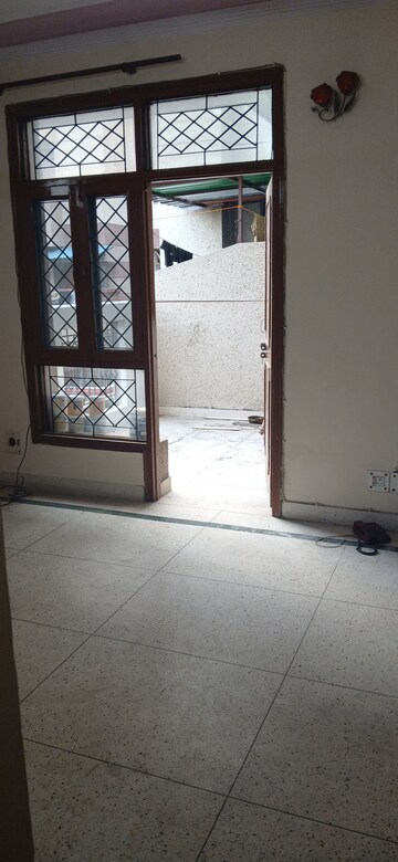 Furnished Amenities in 2 BHK Apartment at Varun Apartment Noida, Sector 62 – for Rent