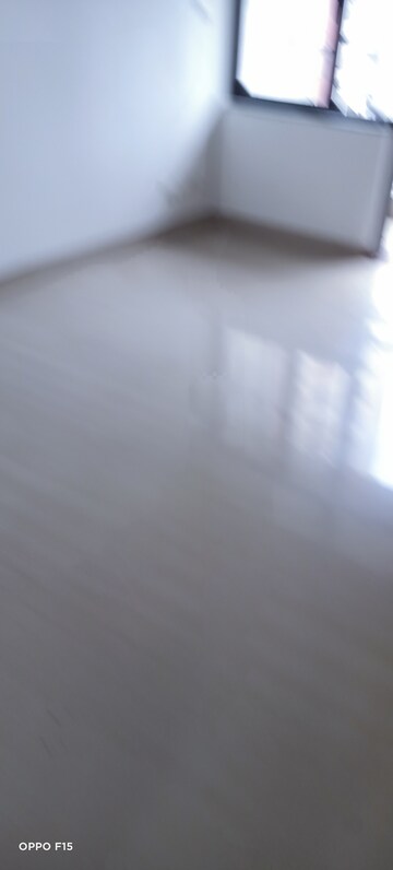 Room in 3 BHK Apartment at Alpine Society, Omega Iv Greater Noida – for Rent
