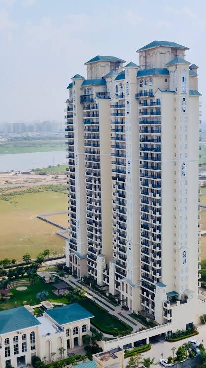 4 BHK + Servant Room 3150 Sq.Ft. Apartment in ATS Triumph