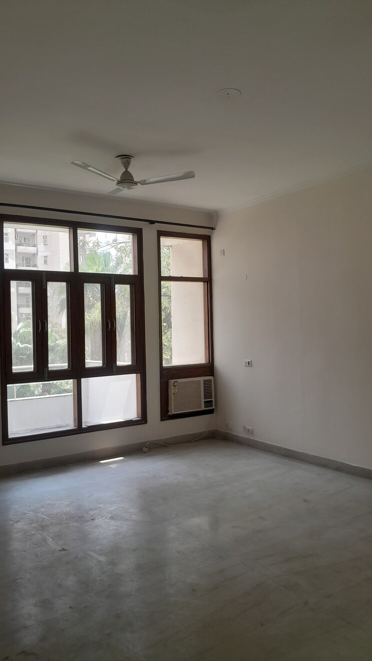 Room, unitech-south-city-ii 3 Bedroom 1750 Sq.Ft. Builder Floor In Sector 50 Gurgaon 8995868