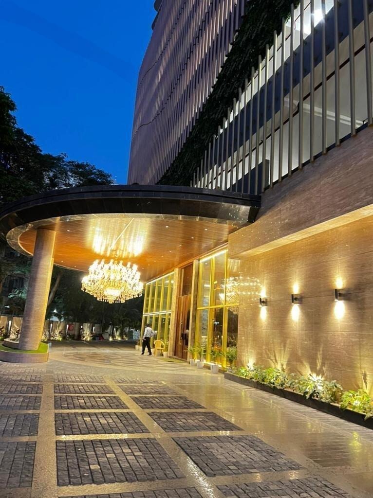 4 BHK + Pooja Room 6651 Sq.Ft. Apartment in Oberoi Three Sixty West