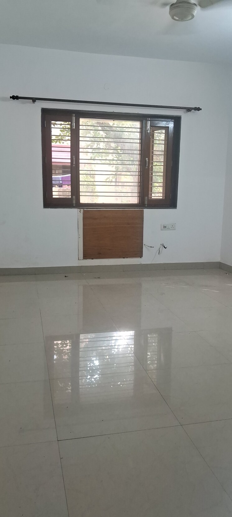 Kitchen, sarita vihar 3 Bedroom 2500 Sq.Ft. Apartment In Sarita Vihar Delhi 8995892