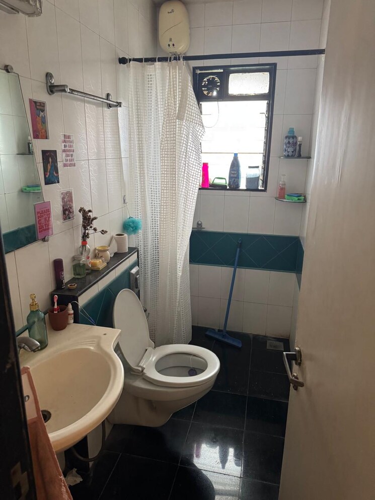 Bathroom, evershine-greens 2 Bedroom 951 Sq.Ft. Apartment In Andheri West Mumbai 8995938