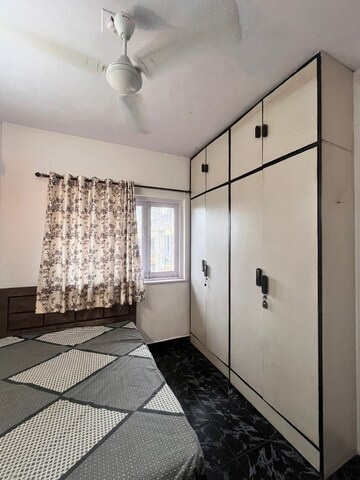 Bedroom in 1 BHK Apartment at Andheri West – for Rent