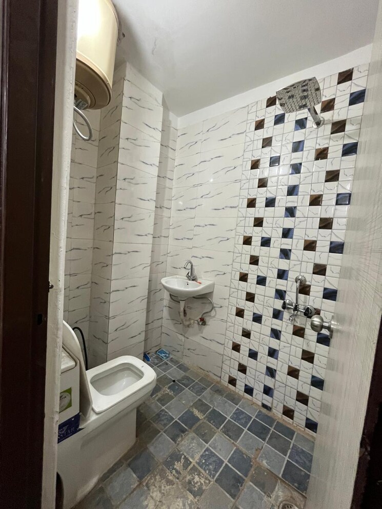 Bathroom, saket 2 Bedroom 750 Sq.Ft. Builder Floor In Saket Delhi 8995972