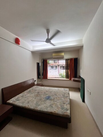 Bedroom in 1 BHK Apartment at Andheri West – for Rent