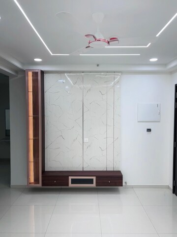 Room in 2 BHK Apartment at Rajapushpa Provincia, Narsingi – for Rent