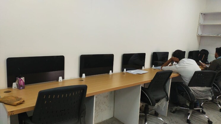 Team Area, sector 4 Commercial Office Space 600 Sq.Ft. In Sector 4 Noida 8995997