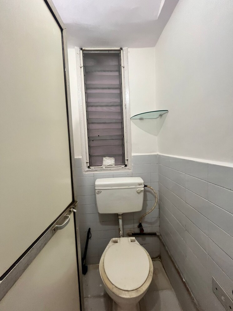 Bathroom, andheri west 1 Bedroom 450 Sq.Ft. Apartment In Andheri West Mumbai 8996004