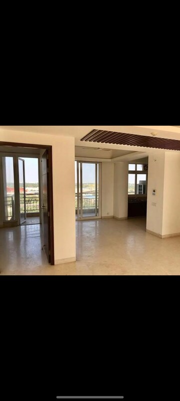 Room in 3 BHK Apartment at Puri Diplomatic Greens Phase I, Sector 111 – for Rent