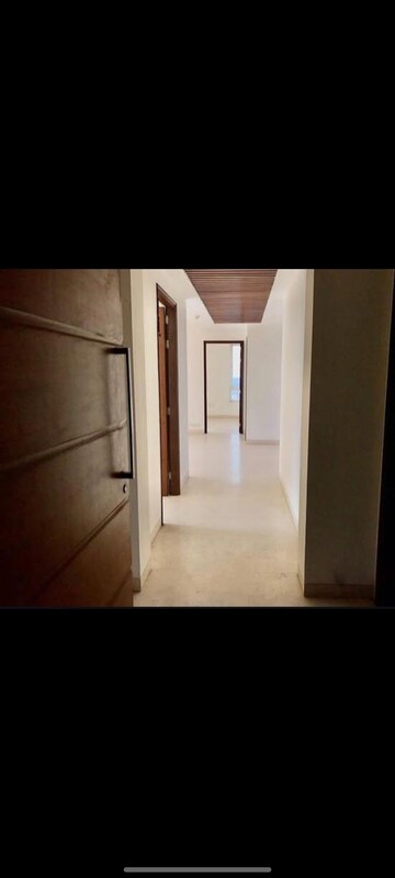 Room in 3 BHK Apartment at Puri Diplomatic Greens Phase I, Sector 111 – for Rent